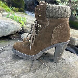 Envy Brown Lace Up Boots. Excellent condition